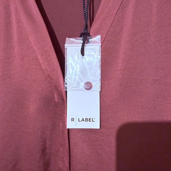 NWT R Label The Reset Currant Burgandy Satin Long Sleeve Blouse Top Sz M - Picture 3 of 3